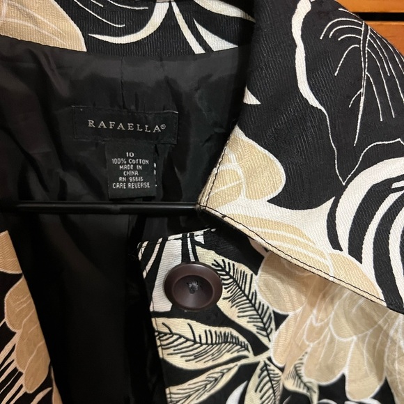 Rafaella Classic Cotton Flower Print Blazer Size 10 and Pit topit is 19 1/2 L 29 - Picture 3 of 4
